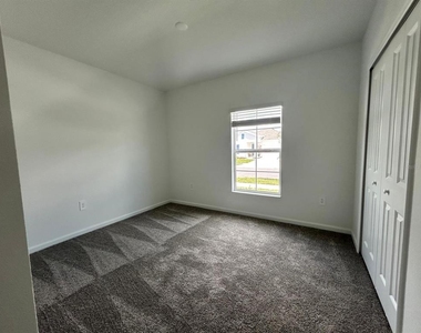 318 Lawson Avenue - Photo Thumbnail 7