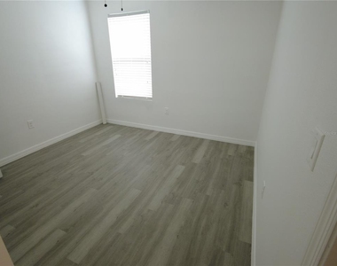 1864 Green Dragon Drive - Photo Thumbnail 5