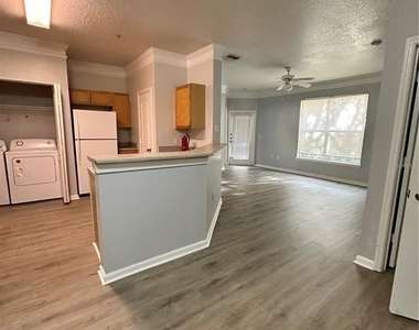 8848 Villa View Circle - Photo Thumbnail 2