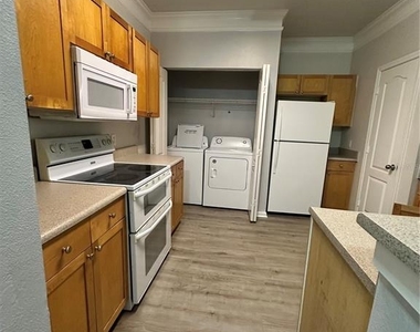 8848 Villa View Circle - Photo Thumbnail 1