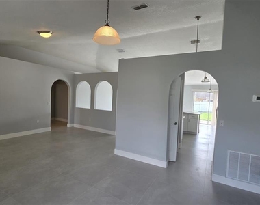 913 Cambridge Court - Photo Thumbnail 5