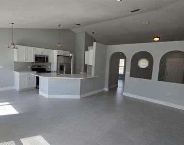 913 Cambridge Court - Photo Thumbnail 11