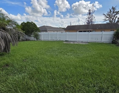 913 Cambridge Court - Photo Thumbnail 19