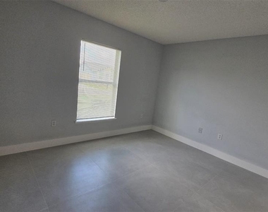 913 Cambridge Court - Photo Thumbnail 15