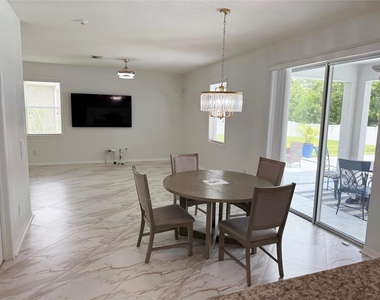 12236 Fairlawn Drive - Photo Thumbnail 7