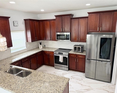 12236 Fairlawn Drive - Photo Thumbnail 37