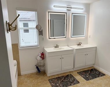 12236 Fairlawn Drive - Photo Thumbnail 10