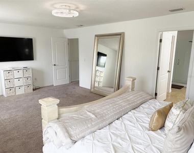 12236 Fairlawn Drive - Photo Thumbnail 13