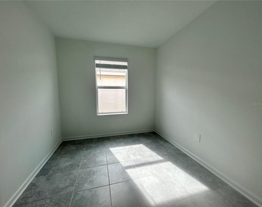 293 Lawson Avenue - Photo Thumbnail 6