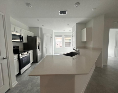 293 Lawson Avenue - Photo Thumbnail 4