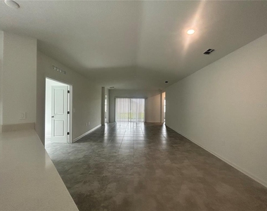 293 Lawson Avenue - Photo Thumbnail 2