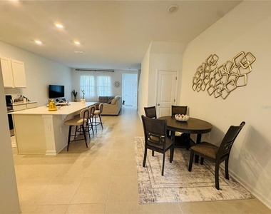 376 Sol Vista Drive - Photo Thumbnail 2