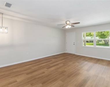 217 Montana Avenue - Photo Thumbnail 6