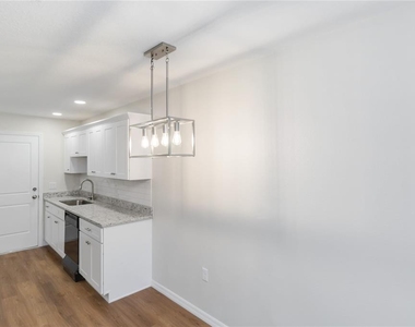 217 Montana Avenue - Photo Thumbnail 15