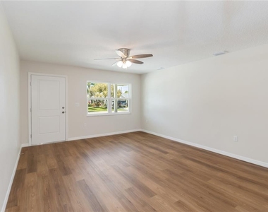 217 Montana Avenue - Photo Thumbnail 5