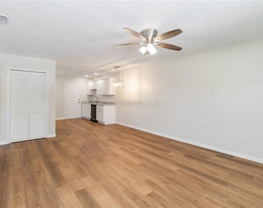 217 Montana Avenue - Photo Thumbnail 4