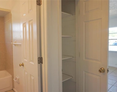 2567 Elm Avenue - Photo Thumbnail 15