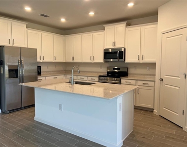 4510 Nw 14th Loop - Photo Thumbnail 9