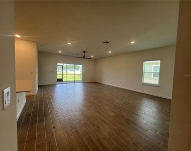 4510 Nw 14th Loop - Photo Thumbnail 5