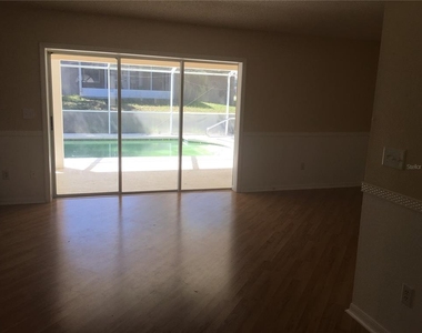 119 Grant Circle - Photo Thumbnail 7
