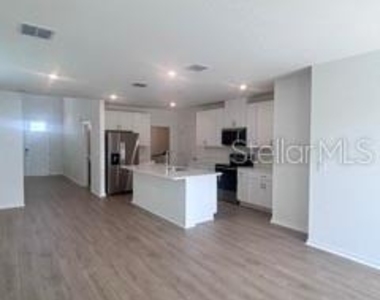 1469 Brekey Way - Photo Thumbnail 5