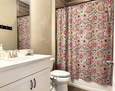 15824 Marina Bay Drive - Photo Thumbnail 4