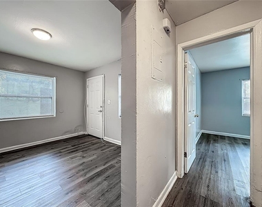 1546 Ella Street - Photo Thumbnail 13