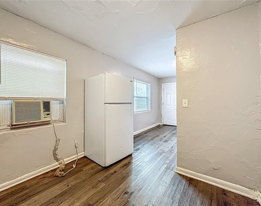 1546 Ella Street - Photo Thumbnail 8