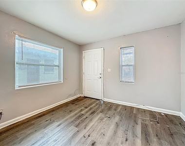1546 Ella Street - Photo Thumbnail 5
