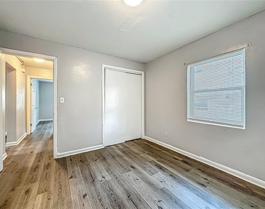 1546 Ella Street - Photo Thumbnail 15