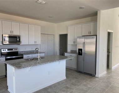 2372 Treasure Hill Street - Photo Thumbnail 6