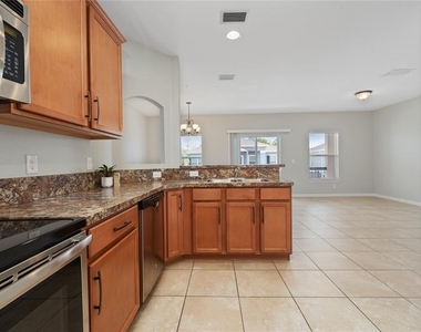 6548 S Goldenrod Road - Photo Thumbnail 9