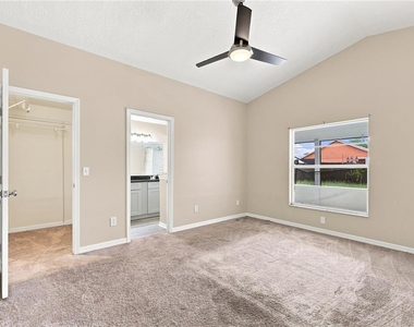 9910 Dean Cove Lane - Photo Thumbnail 7