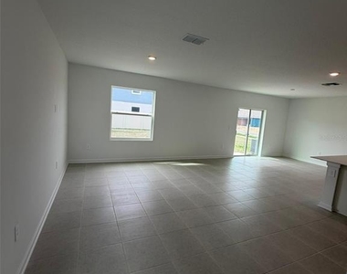 4107 Longleaf Street - Photo Thumbnail 2