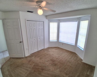 2835 Palm Isle Way - Photo Thumbnail 12