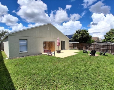 2835 Palm Isle Way - Photo Thumbnail 22