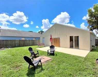 2835 Palm Isle Way - Photo Thumbnail 23