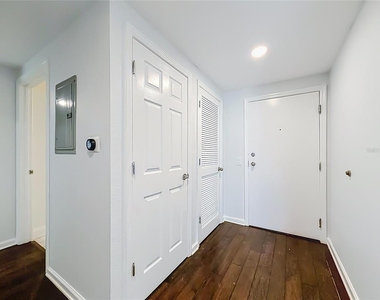322 E Central Boulevard - Photo Thumbnail 7