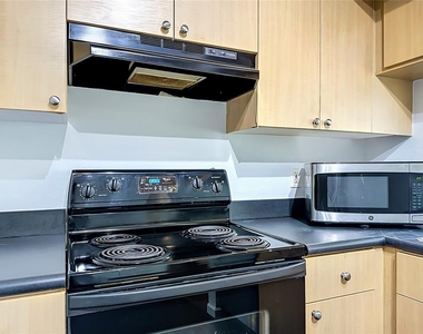322 E Central Boulevard - Photo Thumbnail 11