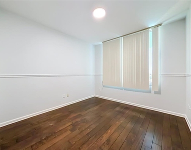 322 E Central Boulevard - Photo Thumbnail 18