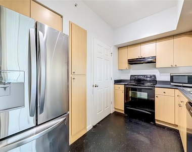 322 E Central Boulevard - Photo Thumbnail 8