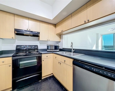 322 E Central Boulevard - Photo Thumbnail 10