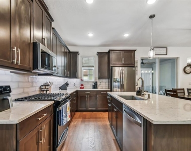 1845 Island Village Way - Photo Thumbnail 10