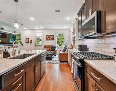 1845 Island Village Way - Photo Thumbnail 9