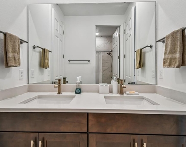 1845 Island Village Way - Photo Thumbnail 24
