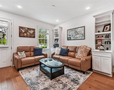 1845 Island Village Way - Photo Thumbnail 6