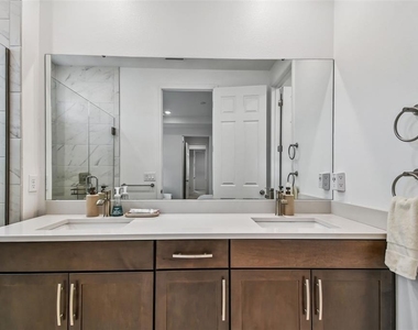1845 Island Village Way - Photo Thumbnail 36