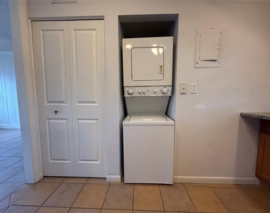 640 Robinhood Drive - Photo Thumbnail 5