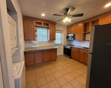 640 Robinhood Drive - Photo Thumbnail 3