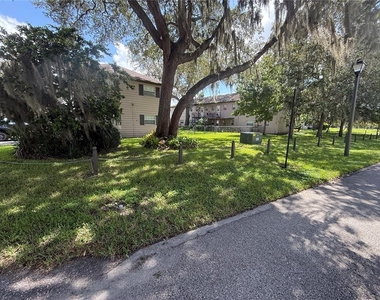 640 Robinhood Drive - Photo Thumbnail 12